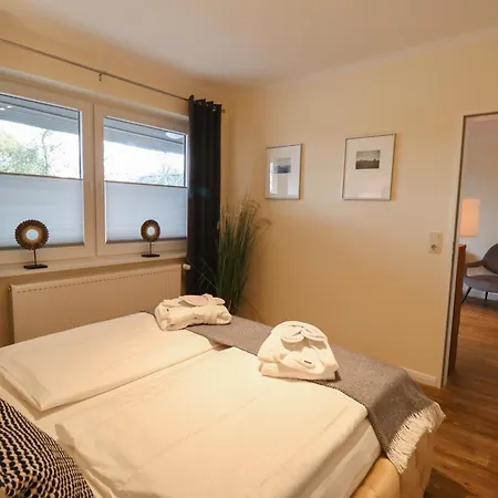 מלון Fruehstueckshotel 3*