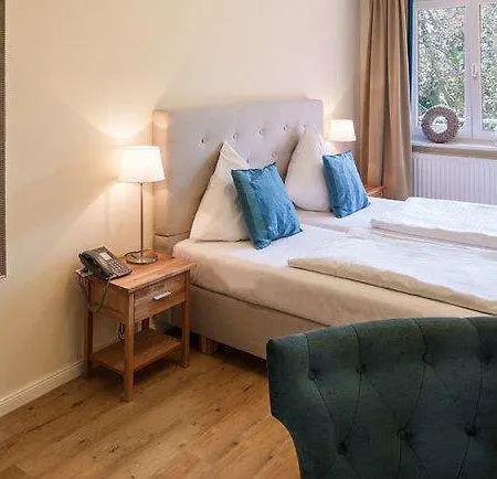 Отель Fruehstueckshotel 3*