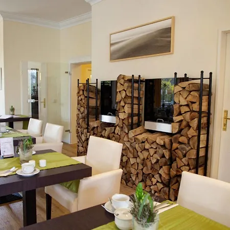 Fruehstueckshotel Санкт-Петер-Ординг