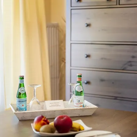 מלון Fruehstueckshotel 3*